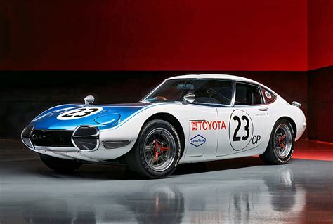 10 Jaw-Dropping Features of the 1968 Toyota 2000GT: Racing Icon or Luxury Road Warrior?