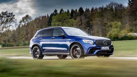 Top 5 Best Rated Luxury SUVs of 2023: Discover the World's Most Coveted Rides!