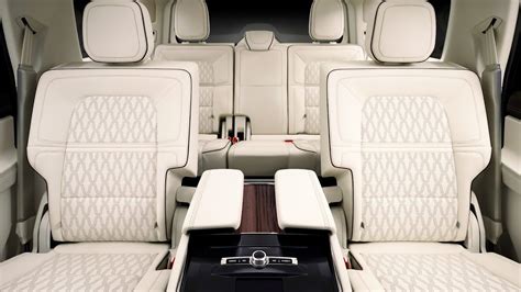 10 Ways to Level Up Your Luxury SUV Game with 3rd Row Elegance 10 Ways to Level Up Your Luxury SUV Game with 3rd Row Elegance